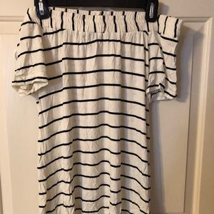 A Pea in a pod off the shoulder Maternity top